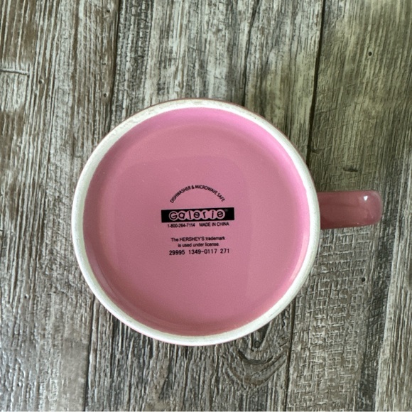 Galerie, Large Pink Hershey's Chocolate ☕️ - Picture 8 of 10